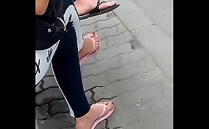 candid feet in flip-flops VID 20180626 150317031 HD